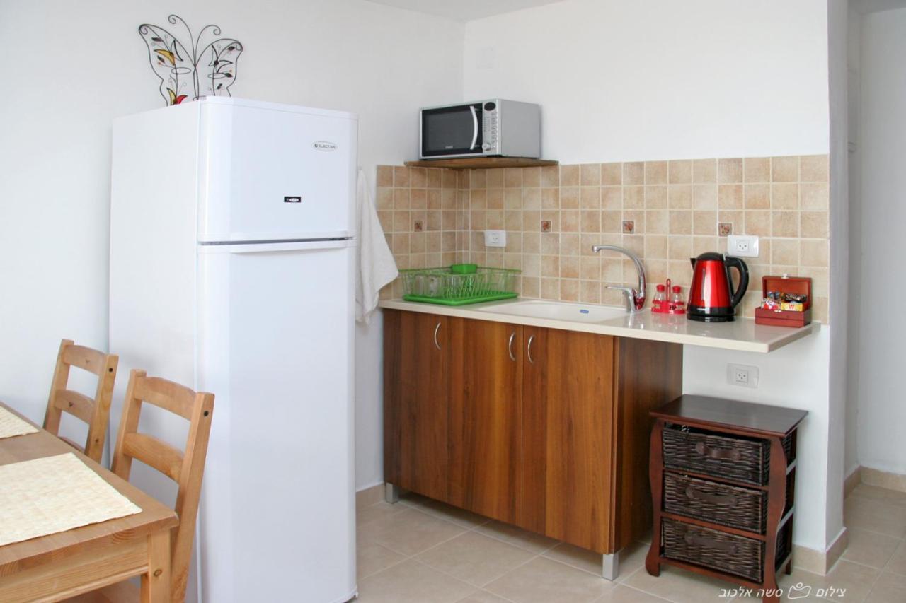 צימרים מעיין קצרין Qaşrīn Exteriör bild