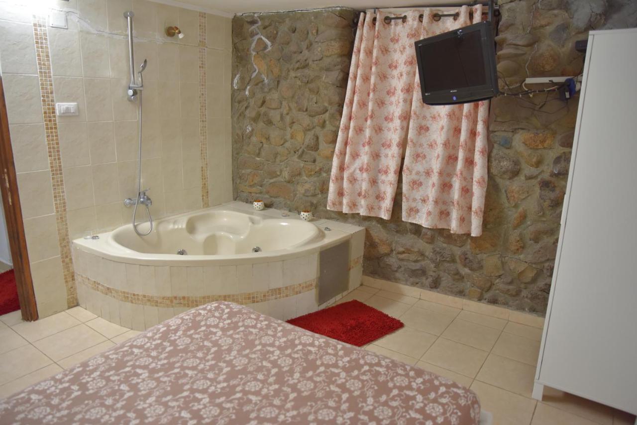 צימרים מעיין קצרין Qaşrīn Exteriör bild